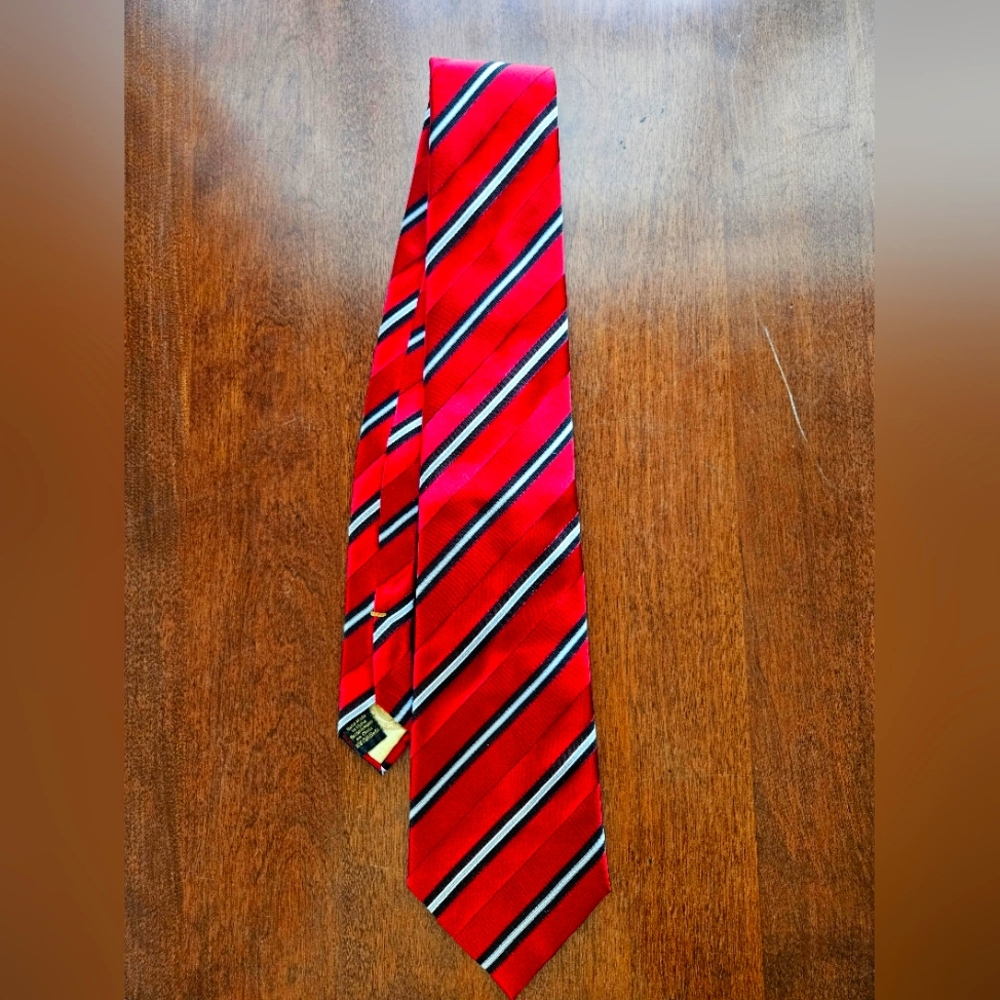 Donald J Trump Signature Collection Mens Necktie Silk Tie Red Striped Elegant